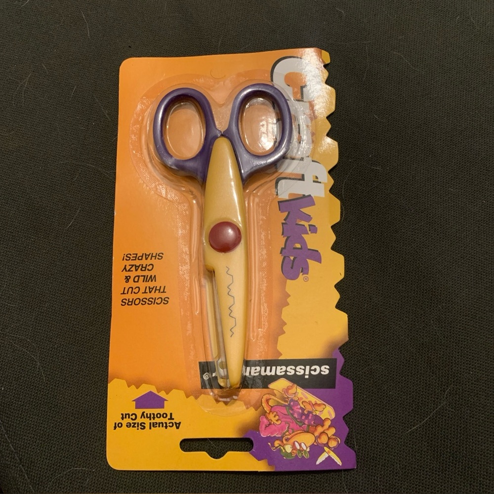 Craft kids scissors that cut wild and crazy shapes scissamander